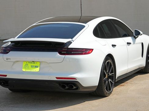 Used 2019 Porsche Panamera RWD image 49