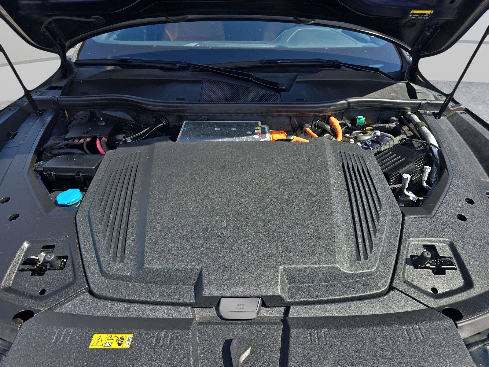 Used 2022 Audi e-tron Premium AWD/4WD image 38