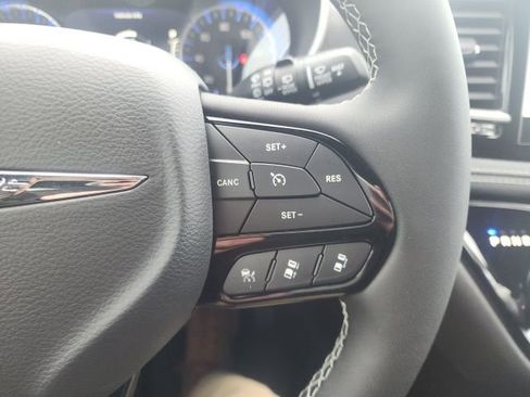 New 2026 Chrysler Pacifica Select image 14