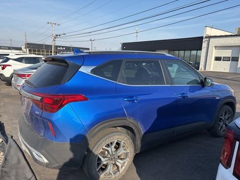 Used 2021 Kia Seltos EX image 4