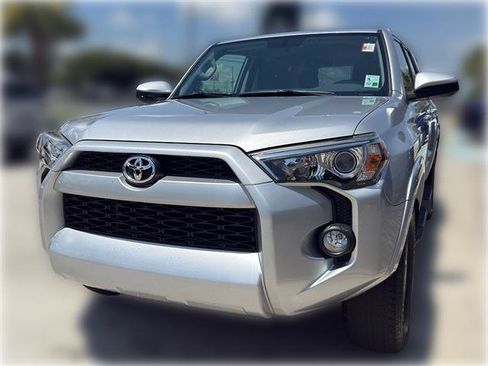 Used 2018 Toyota 4Runner SR5 RWD image 3