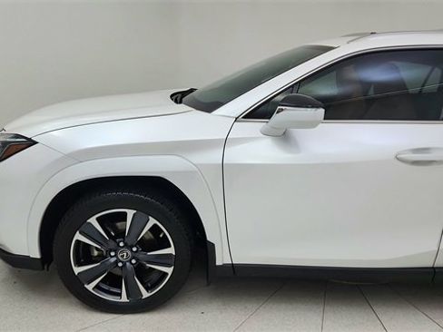 Used 2023 Lexus UX 250h AWD w/ Premium Package image 9