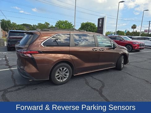 Used 2021 Toyota Sienna XLE AWD/4WD image 7