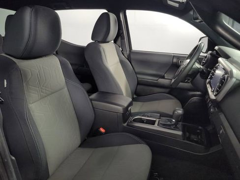 Used 2021 Toyota Tacoma TRD Sport image 15