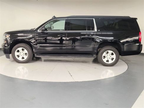 Used 2018 Chevrolet Suburban LT image 5