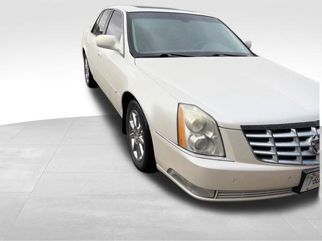 Used 2010 Cadillac DTS Luxury FWD image 9