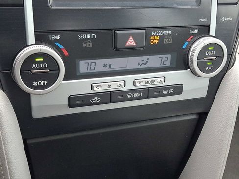 Used 2012 Toyota Camry XLE w/ Leather Pkg FWD image 16
