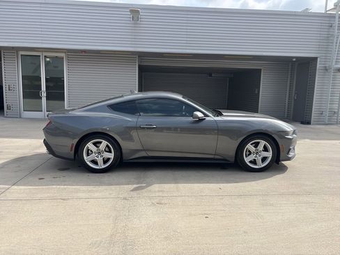 Used 2026 Ford Mustang Coupe image 4