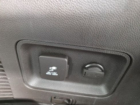 Used 2017 Hyundai Santa Fe Limited image 34