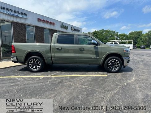 Used 2026 RAM 1500 Laramie AWD/4WD image 5