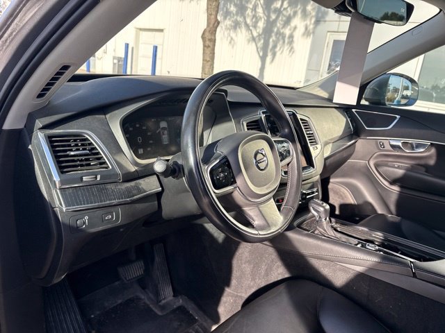 Used 2020 Volvo XC90 T5 Momentum w/ Protection Package AWD/4WD image 10