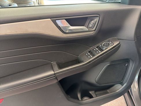 Used 2021 Ford Escape SE w/ SE Sport Appearance Package AWD/4WD image 5