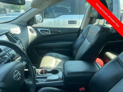 Used 2020 Nissan Pathfinder SL FWD image 13
