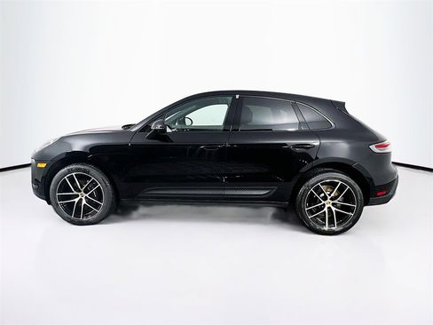 New 2026 Porsche Macan image 2