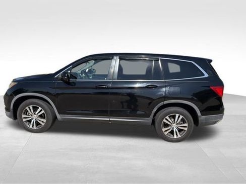 Used 2017 Honda Pilot EX image 7