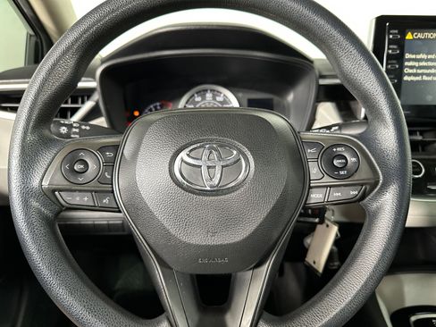 Used 2021 Toyota Corolla LE image 12