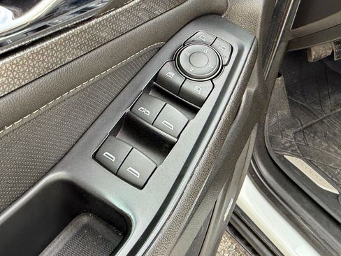 Used 2023 Chevrolet Traverse Premier w/ Redline Edition image 15