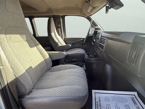 Used 2025 Chevrolet Express 3500 LT w/ LT Preferred Equipment Group image 31