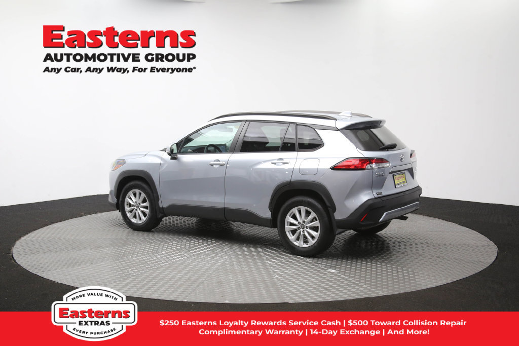 Used 2022 Toyota Corolla Cross LE AWD/4WD image 60