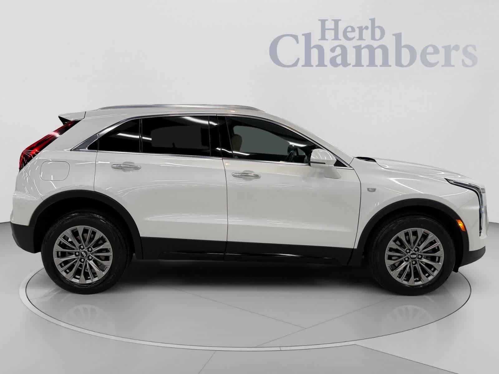 Used 2024 Cadillac XT4 Premium Luxury w/ Cold Weather Package AWD/4WD image 10