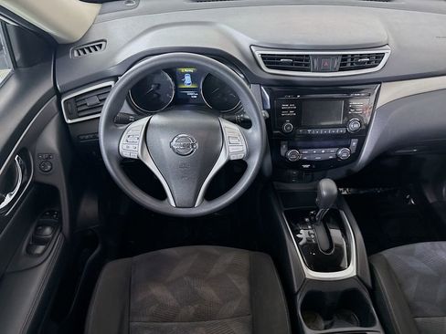 Used 2016 Nissan Rogue SV AWD/4WD image 3