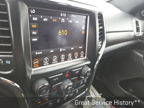 Used 2018 Jeep Grand Cherokee Laredo AWD/4WD image 13