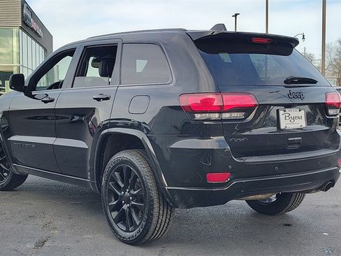 Used 2019 Jeep Grand Cherokee Altitude image 4