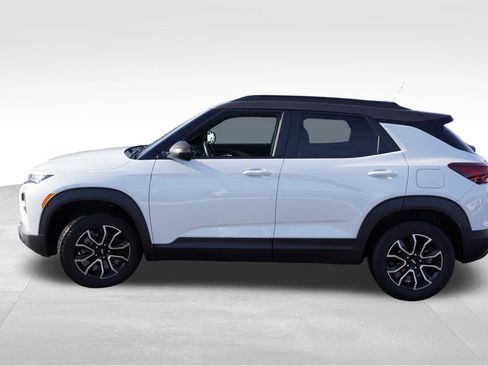 Used 2021 Chevrolet TrailBlazer ACTIV w/ Sun and Liftgate Package image 9