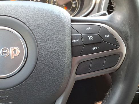 Used 2021 Jeep Cherokee Latitude Plus FWD image 21