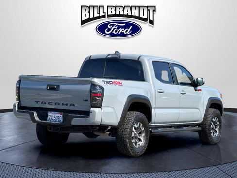 Used 2021 Toyota Tacoma TRD Off-Road w/ TRD Premium Off Road Package AWD/4WD image 3