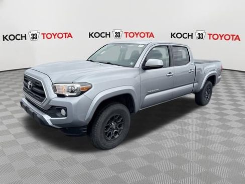 Used 2017 Toyota Tacoma SR5 w/ Tow Package image 3