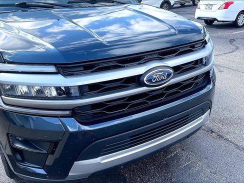 Used 2023 Ford Expedition XLT RWD image 5