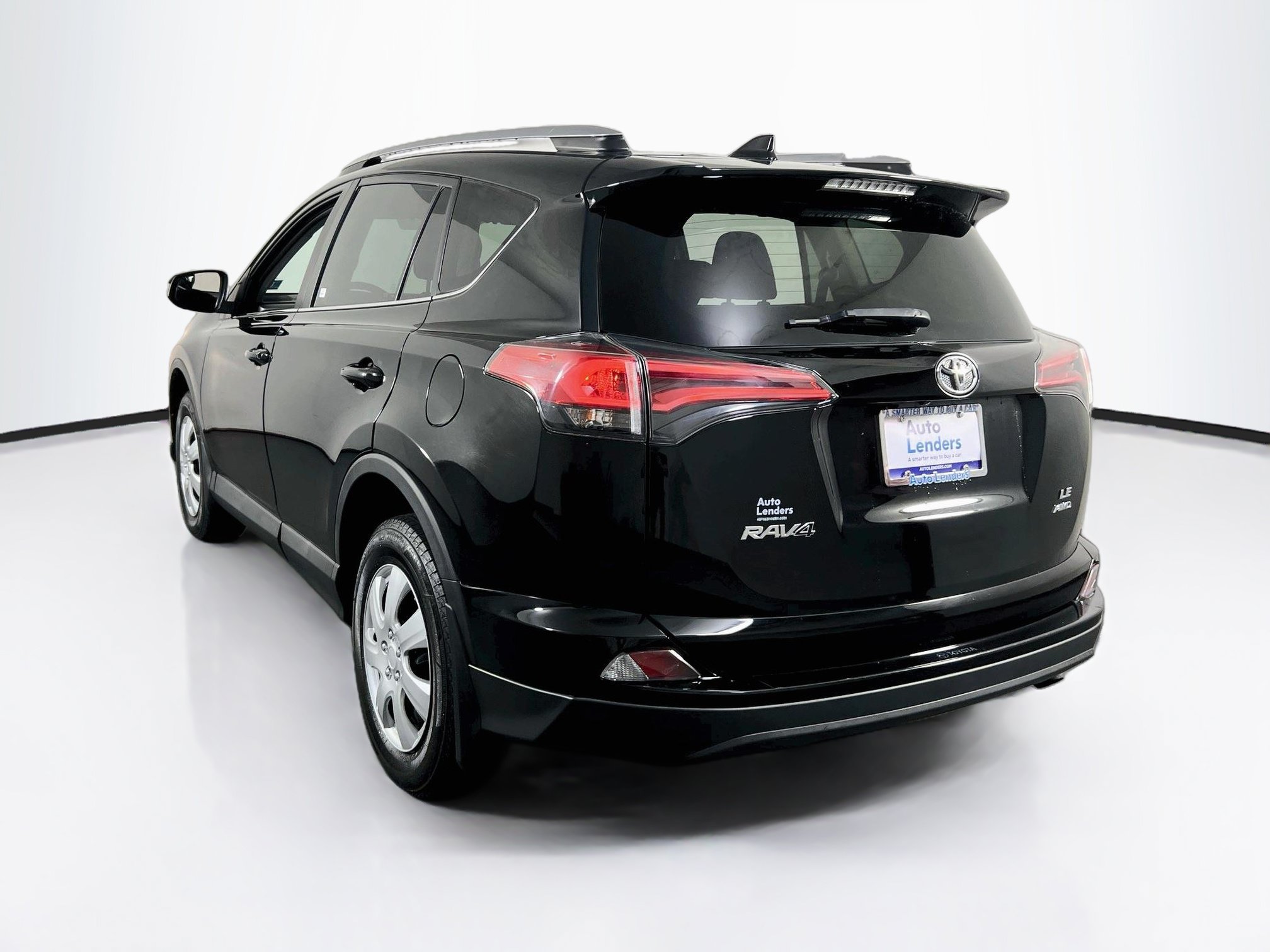 Used 2018 Toyota RAV4 LE w/ All Weather Liner Package AWD/4WD image 7