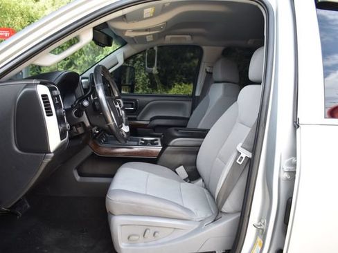 Used 2018 GMC Sierra 2500 SLE w/ Suspension Package, Off-Road AWD/4WD image 10
