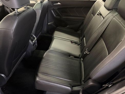 Used 2024 Volkswagen Tiguan SE FWD image 24