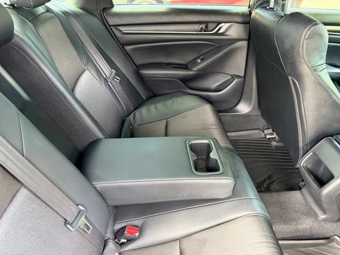 Used 2018 Honda Accord Sport image 17