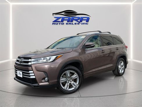Used 2017 Toyota Highlander AWD V6 image 1