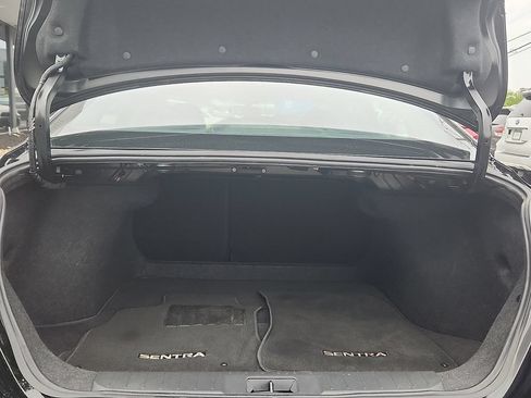 Certified 2025 Nissan Sentra SR w/ Midnight Edition FWD image 29