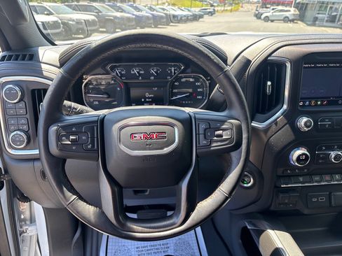 Used 2022 GMC Sierra 2500 AT4 w/ Gooseneck/5TH Wheel Package AWD/4WD image 17