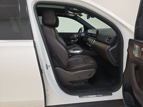 Used 2022 Mercedes-Benz GLS 450 4MATIC image 12