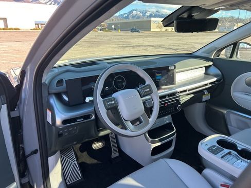 New 2026 Hyundai Ioniq 9 Calligraphy AWD/4WD image 11
