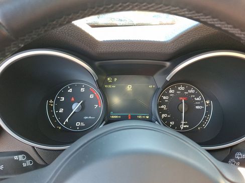 Used 2022 Alfa Romeo Stelvio Ti image 24