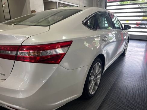 Used 2013 Toyota Avalon XLE Touring FWD image 10