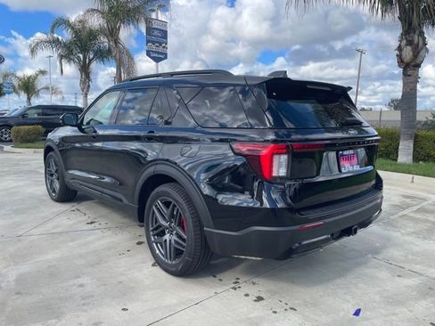 New 2026 Ford Explorer ST-Line w/ ST-Line Street Pack image 3