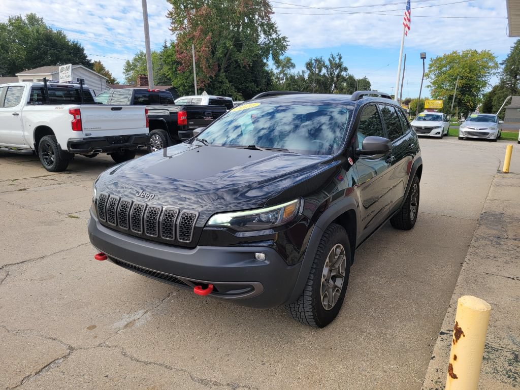 Used 2020 Jeep Cherokee Trailhawk w/ Cold Weather Group AWD/4WD image 1