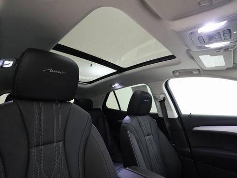 Used 2024 Buick Envision Avenir image 27