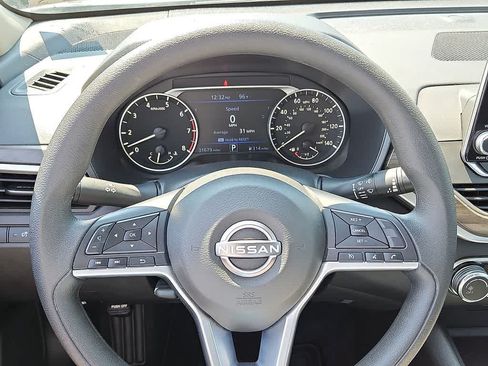 Used 2025 Nissan Altima 2.5 SV FWD image 16
