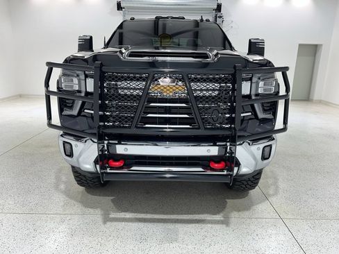 Used 2024 Chevrolet Silverado 2500 LTZ w/ LTZ Plus Package AWD/4WD image 8