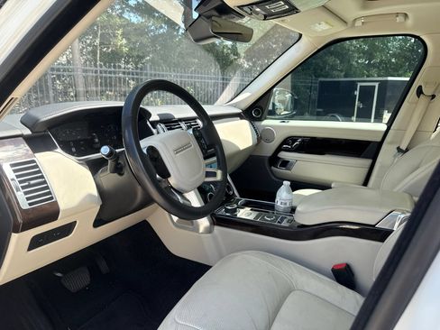 Used 2018 Land Rover Range Rover Supercharged AWD/4WD image 9