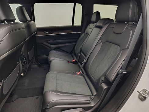 New 2026 Jeep Grand Cherokee L 4WD image 21